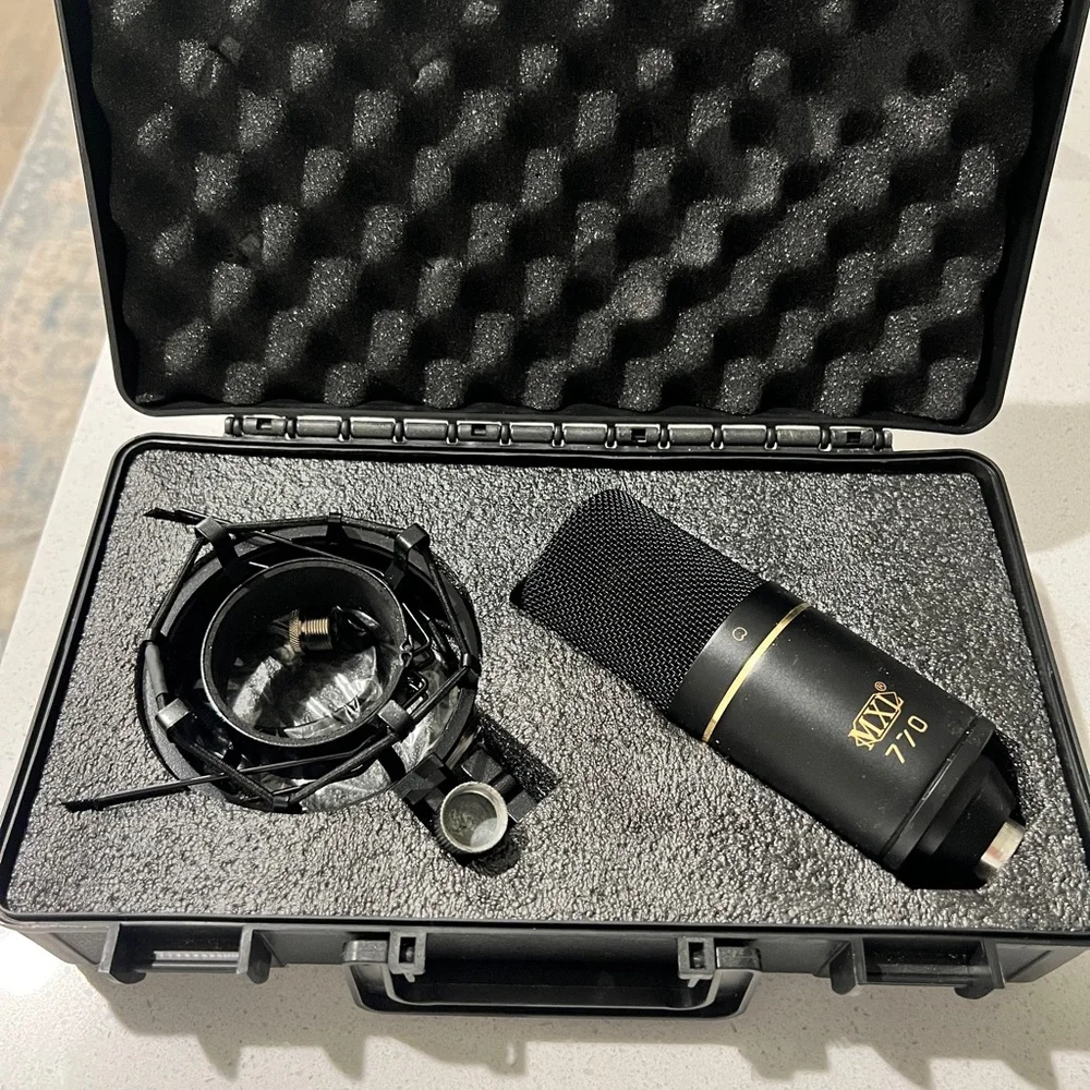 MXL 770 Black Microphone with Case